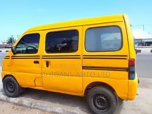 Suzuki Every 2010 Yellow
