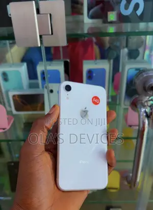 Apple iPhone XR 64 GB White