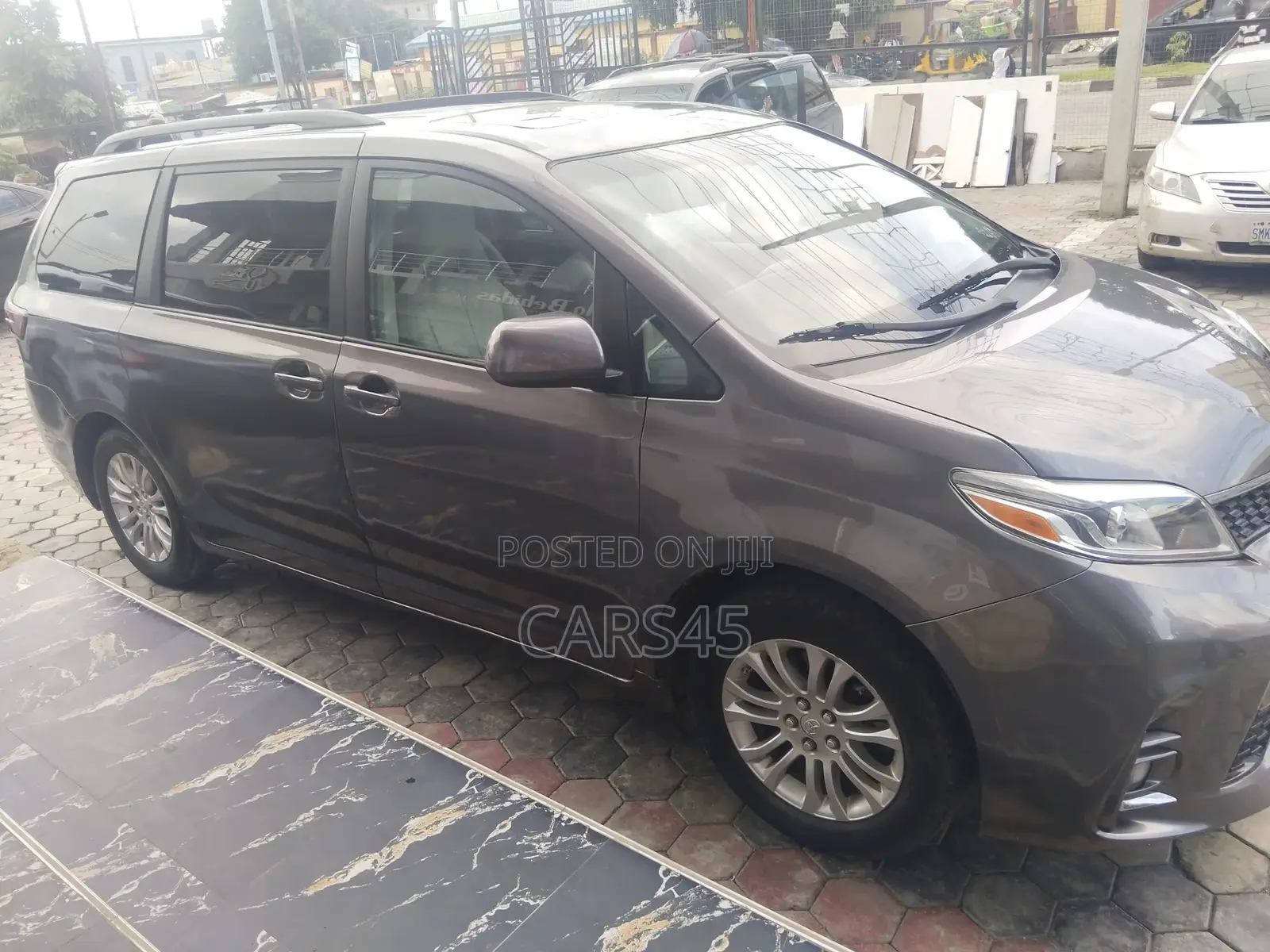 Toyota Sienna 2012 Gray