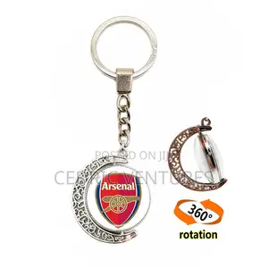Arsenal F.C. Metal Crest Keychain