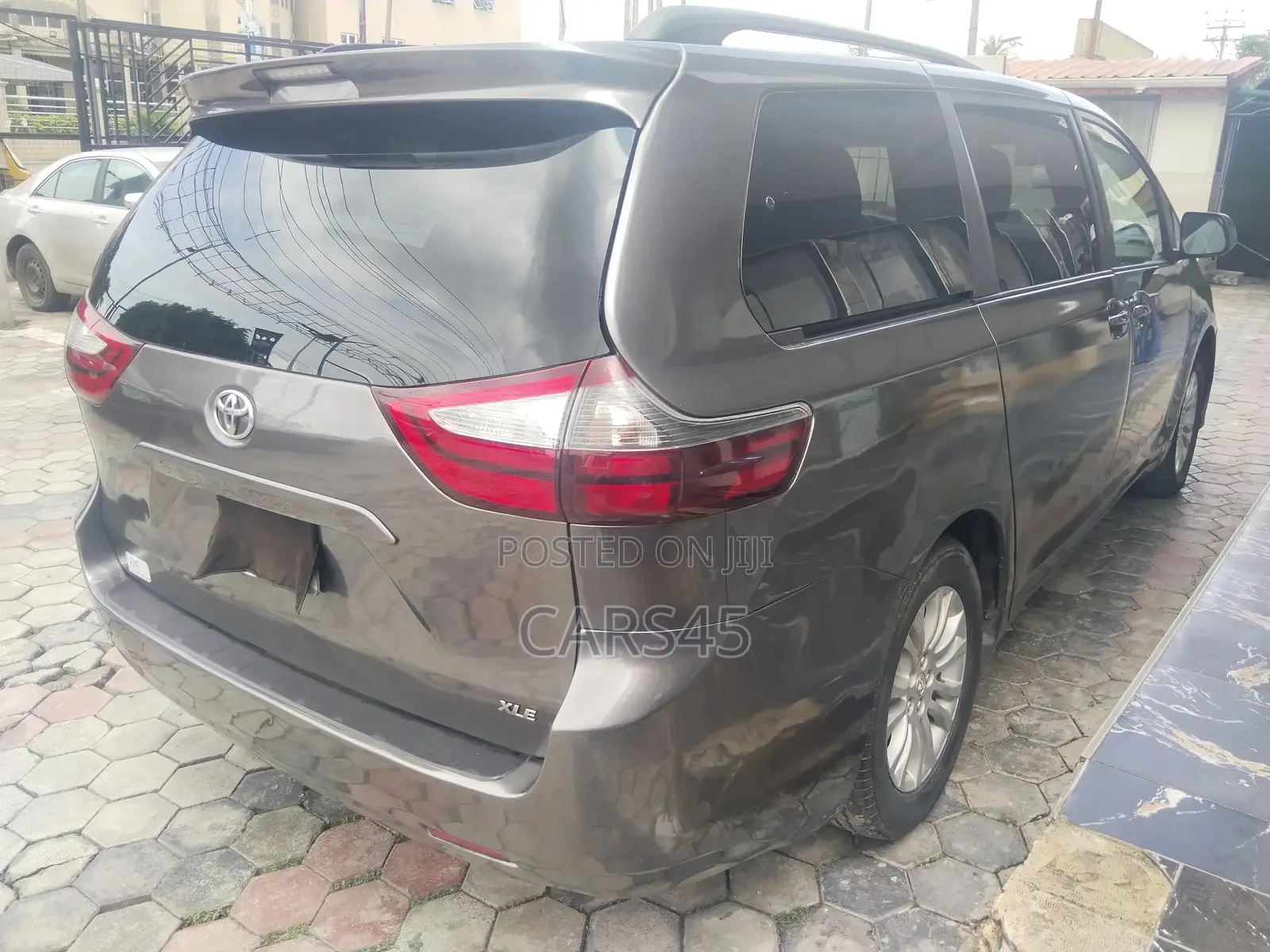 Toyota Sienna 2012 Gray