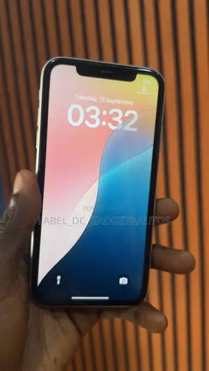 Apple iPhone 11 64 GB White