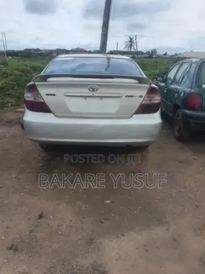 Toyota Camry SE V6 4dr Sedan (3.3L 6cyl 5A) 2005 Silver