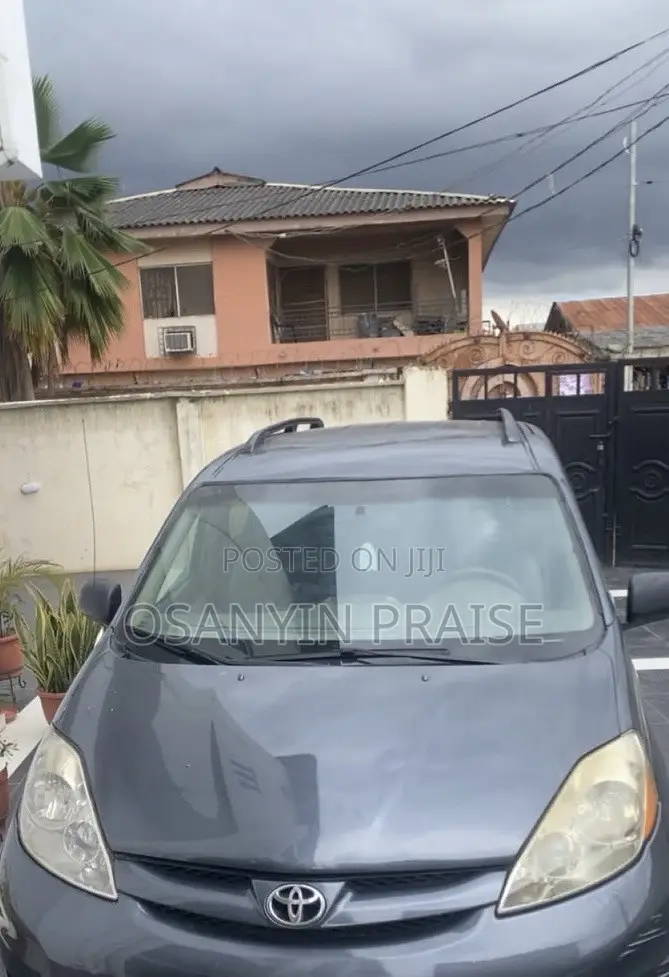 Toyota Sienna 2008 Silver
