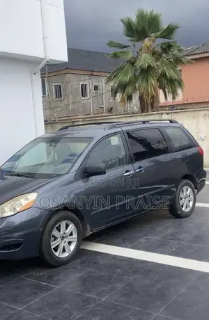 Toyota Sienna 2008 Silver
