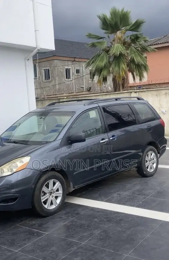Toyota Sienna 2008 Silver