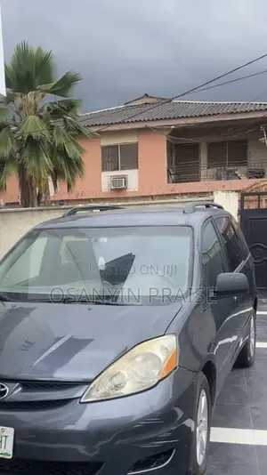 Toyota Sienna 2008 Silver