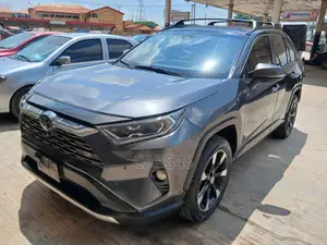 Toyota RAV4 2021 Gray