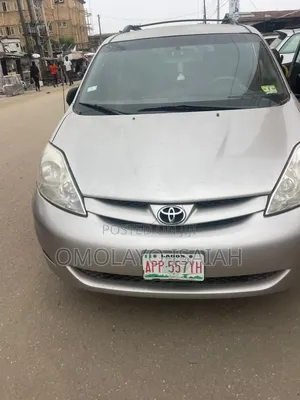 Toyota Sienna LE FWD 2006 Gold