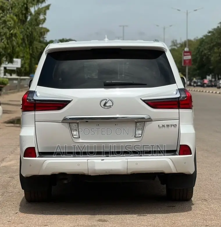 Lexus LX 2017 White