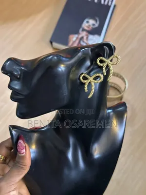 Classy Earrings (Non Tarnish)