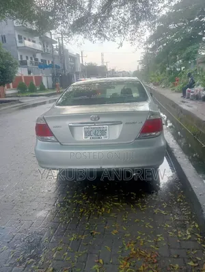 Toyota Camry L 4dr Sedan (2.5L 4cyl 6A) 2012 Silver