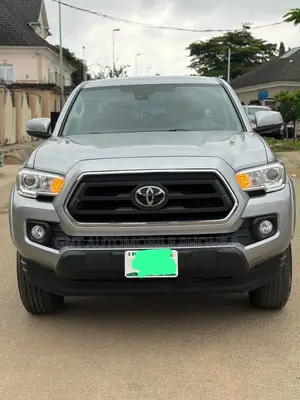 Toyota Tacoma 2022 Silver