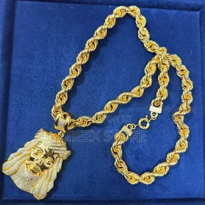 Twist Chain With Pendant