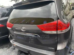 Toyota Sienna 2014 Gray