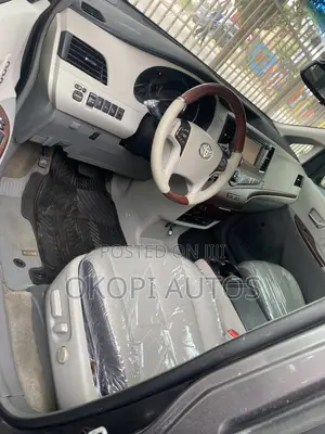 Toyota Sienna 2014 Gray