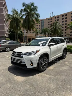 Toyota Highlander XLE V6 4x4 (3.5L 6cyl 6A) 2016 White