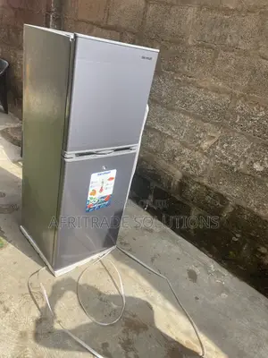 Skyrun 195L Fridge – Stylish Cooling for Modern Homes
