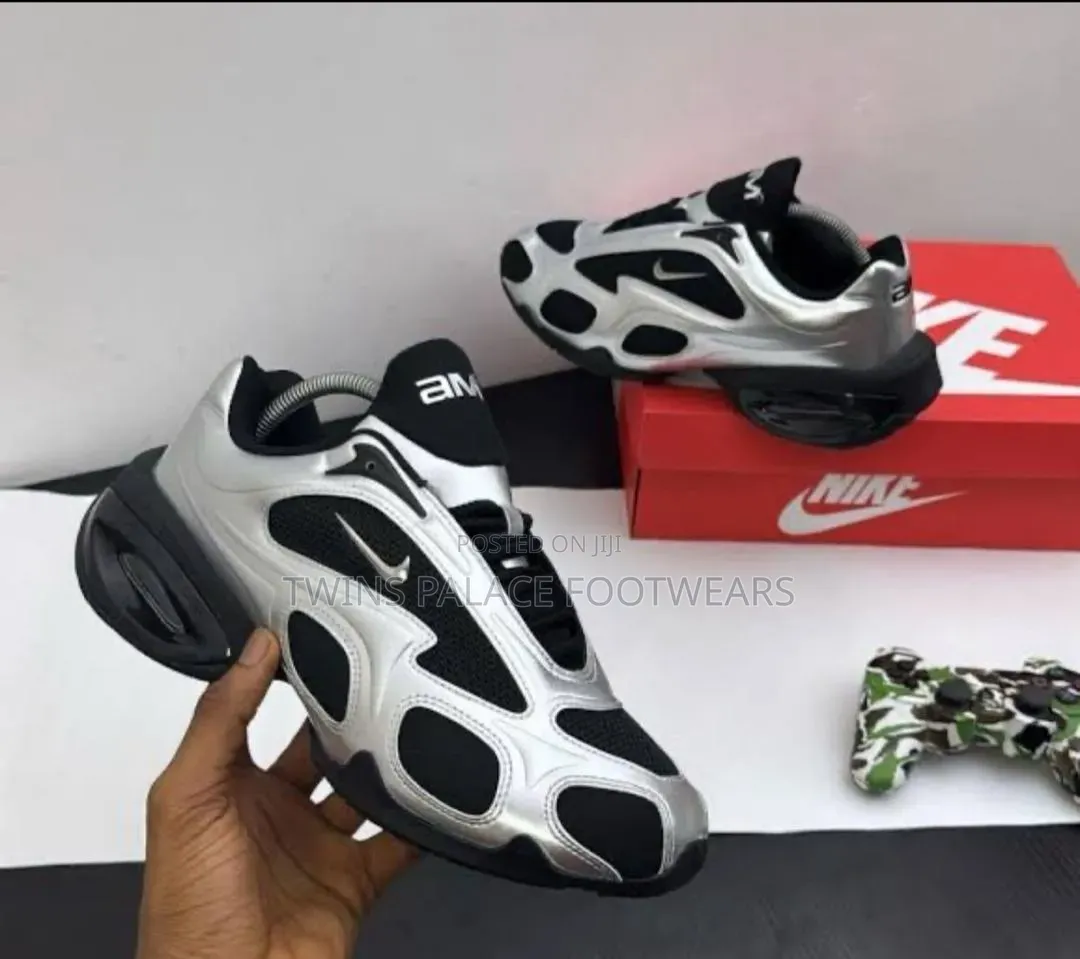 Nike AM Sneaker