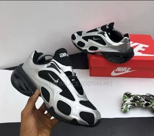 Nike AM Sneaker