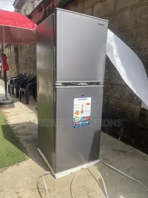 Skyrun 195L Refrigerator – Keep It Cool, Keep It Fresh