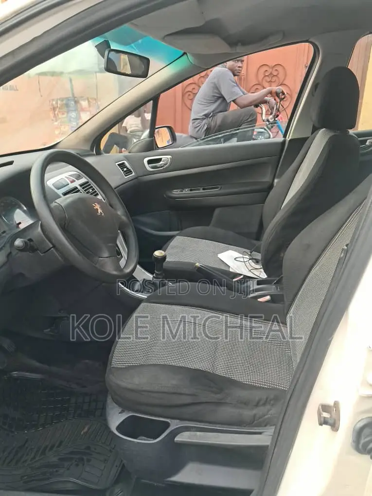 Peugeot 307 2005 White