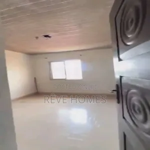 3bdrm Block of Flats in Shomolu / Shomolu for rent