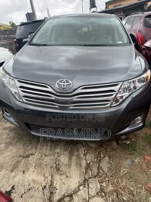 Toyota Venza XLE 2011 Gray
