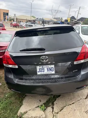 Toyota Venza XLE 2011 Gray