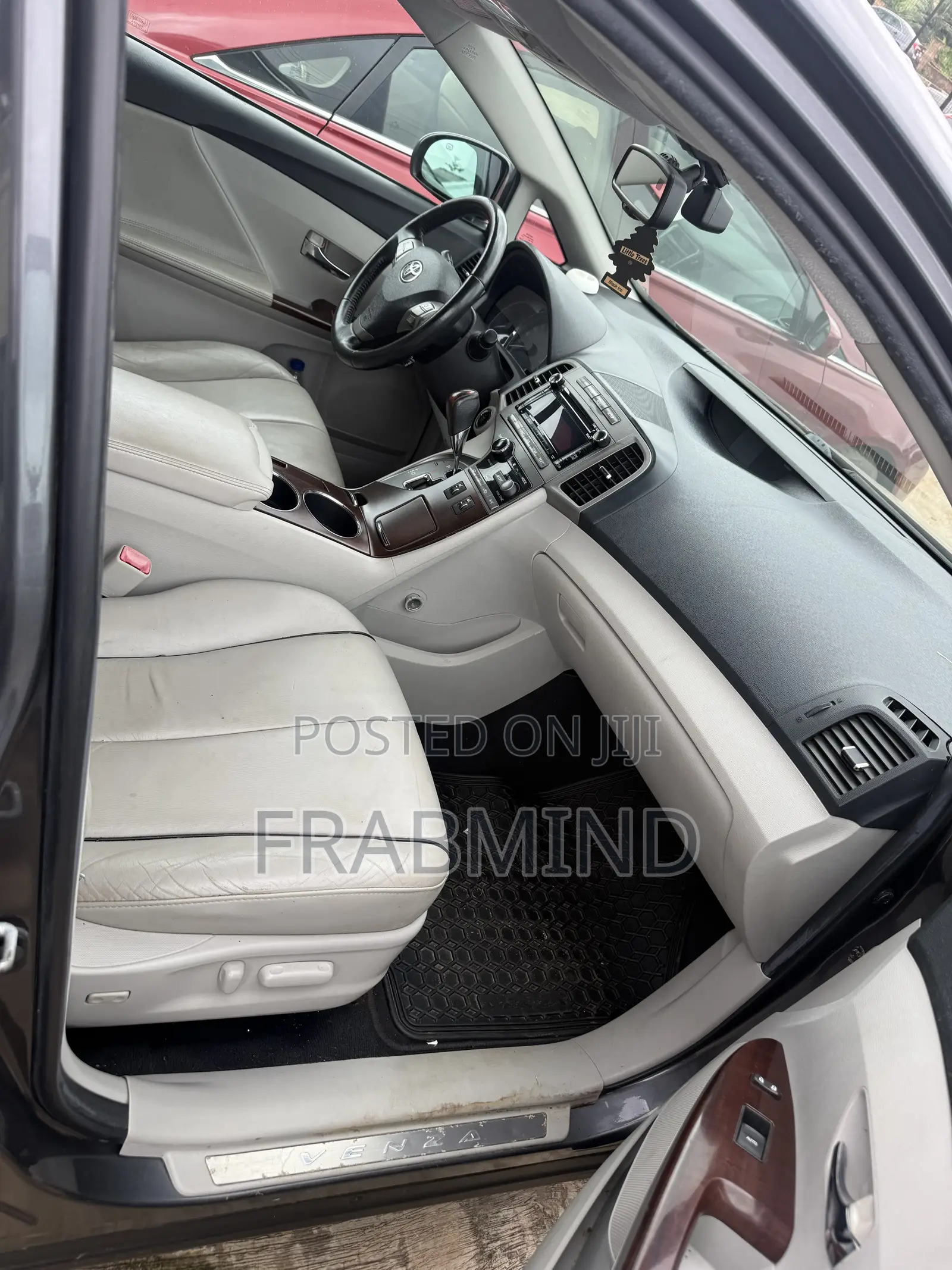 Toyota Venza XLE 2011 Gray