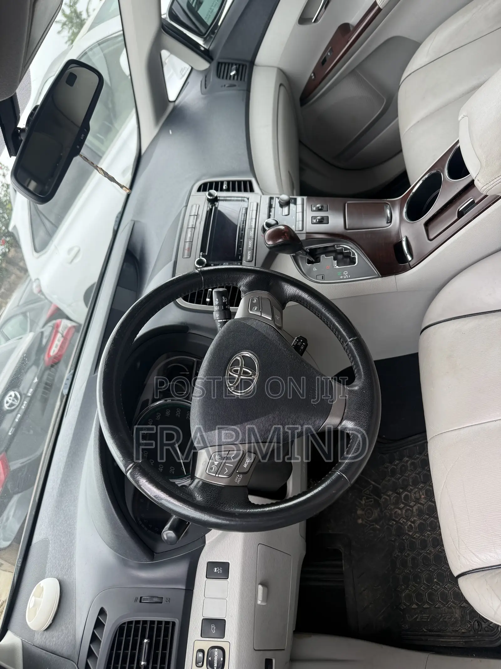 Toyota Venza XLE 2011 Gray