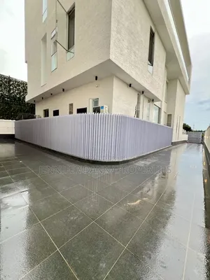 5bdrm Duplex in Parkview Estate for sale