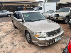 Toyota Avalon XL 2004 Gold