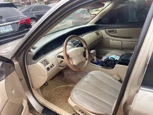Toyota Avalon XL 2004 Gold