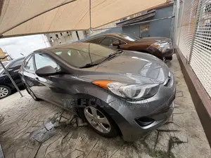 Hyundai Elantra SE 4dr Sedan (1.8L 4cyl 6M) 2014 Gray