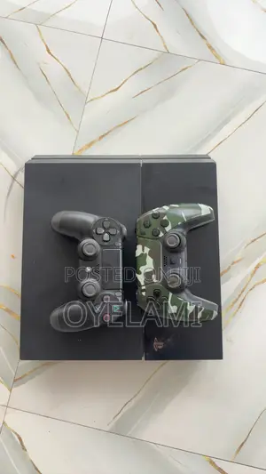PS4 Console With 2 Pads