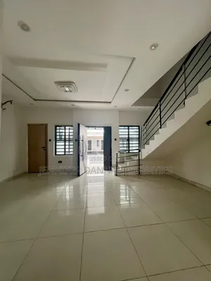 3bdrm Duplex in Lafiaji for sale