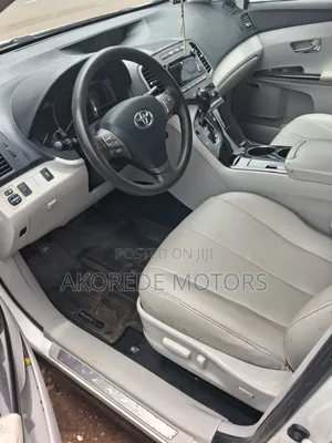 Toyota Venza 2010 White
