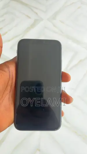 Apple iPhone 11 64 GB Black