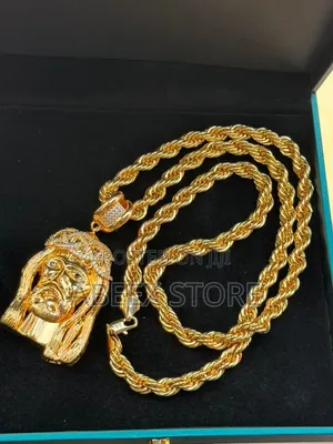 Twist Chain With Pendant