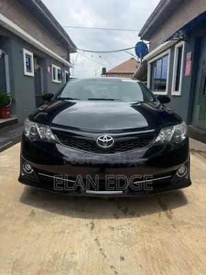 Toyota Camry SE Sport 4dr Sedan (2.5L 4cyl 6A) 2014 Black