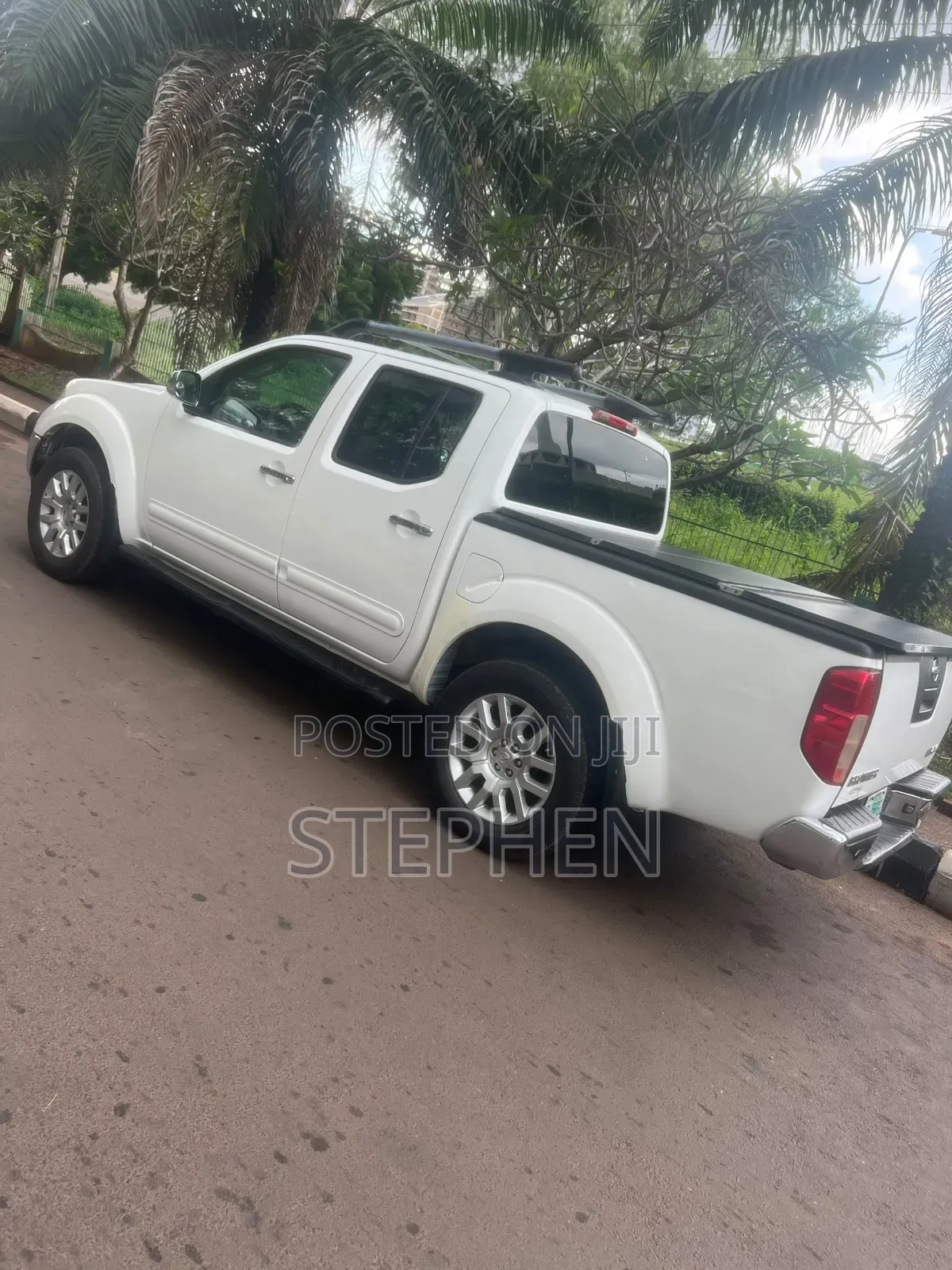 Nissan Frontier 2009 White