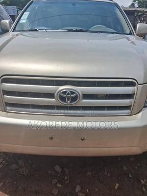 Toyota Highlander 2005 Gold
