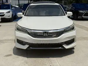 Honda Accord Touring V-6 4dr Sedan (3.5L 6cyl 6A) 2014 White