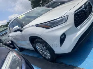 Toyota Highlander 2022 White