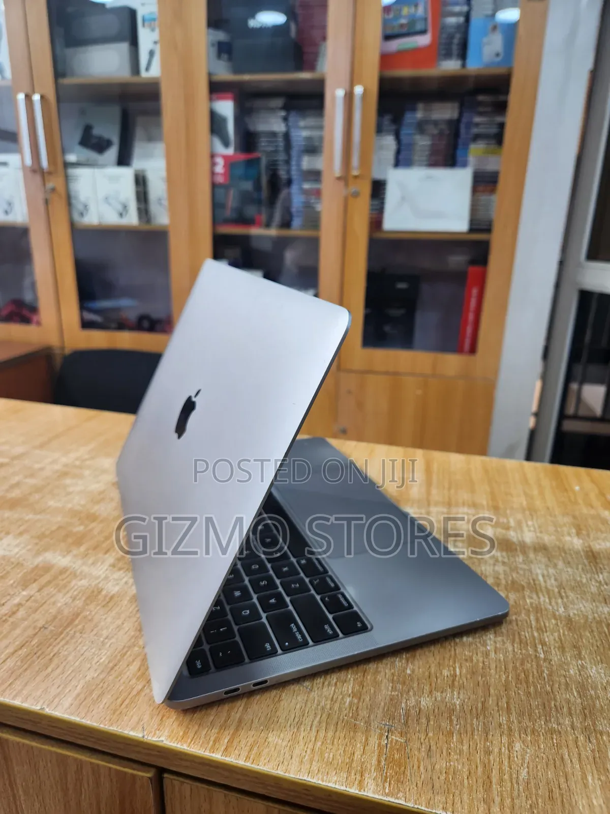 Laptop Apple MacBook Pro 2020 16GB Intel Core i5 SSD 512GB