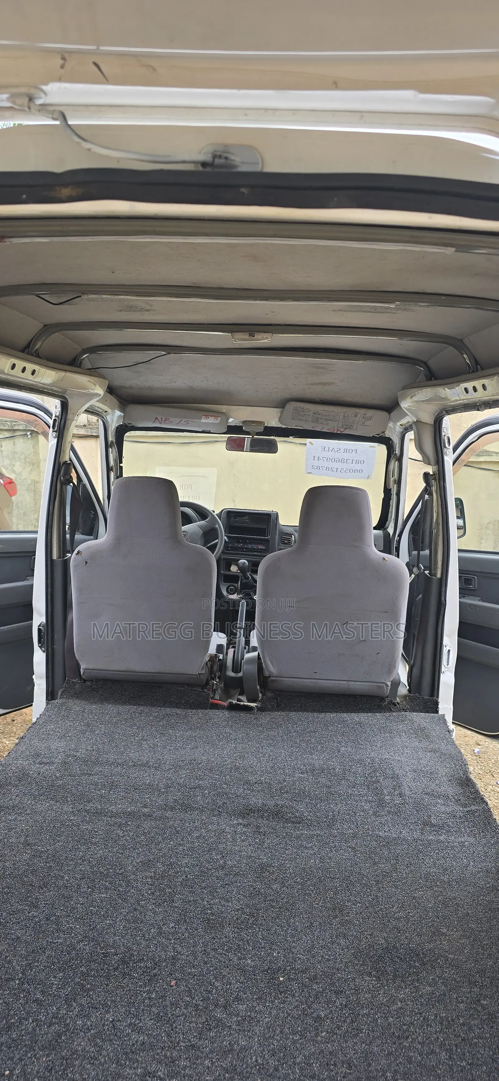 Bus 2010 White