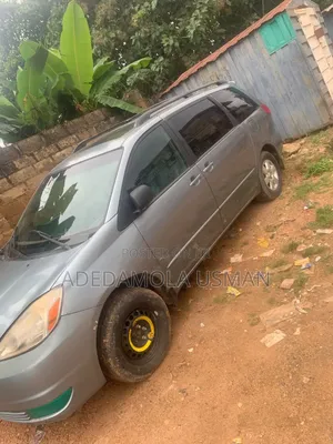 Toyota Sienna XLE 2005 Blue