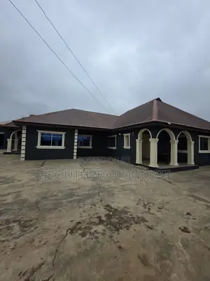 3bdrm Bungalow in Alakia for sale