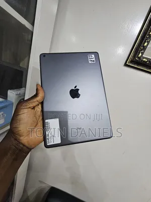 Apple iPad 10.2 (2021) 64 GB Black